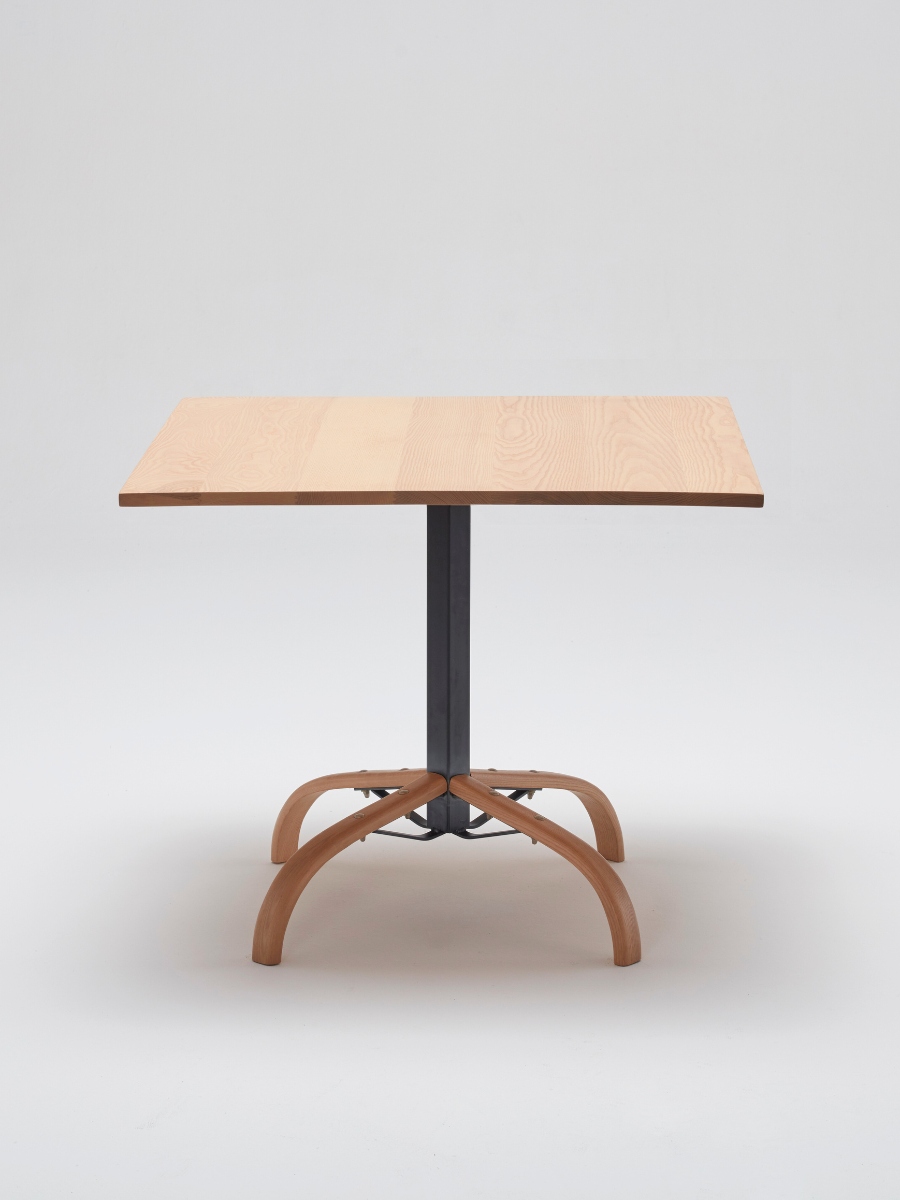 Traditional 4-Leg Pedestal