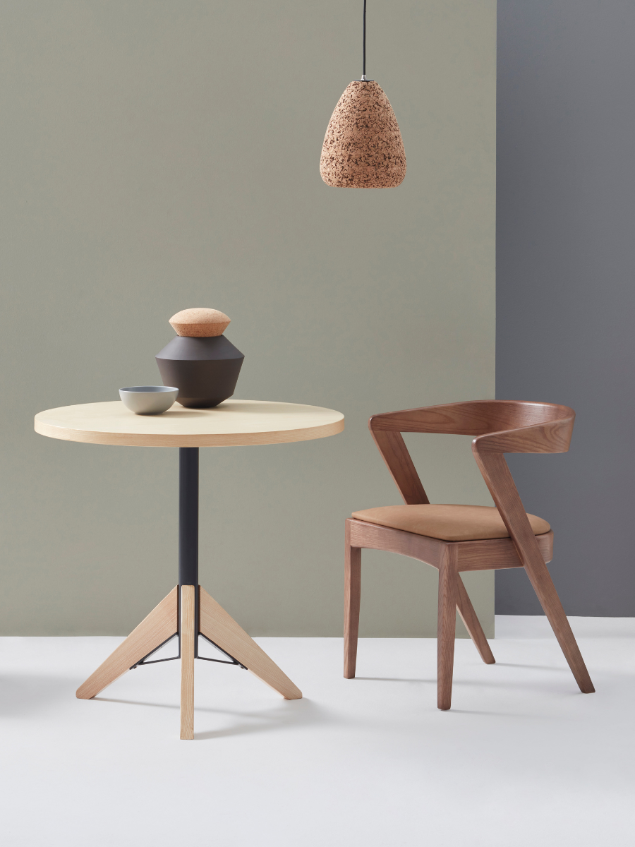 Contemporary 3-Leg Pedestal