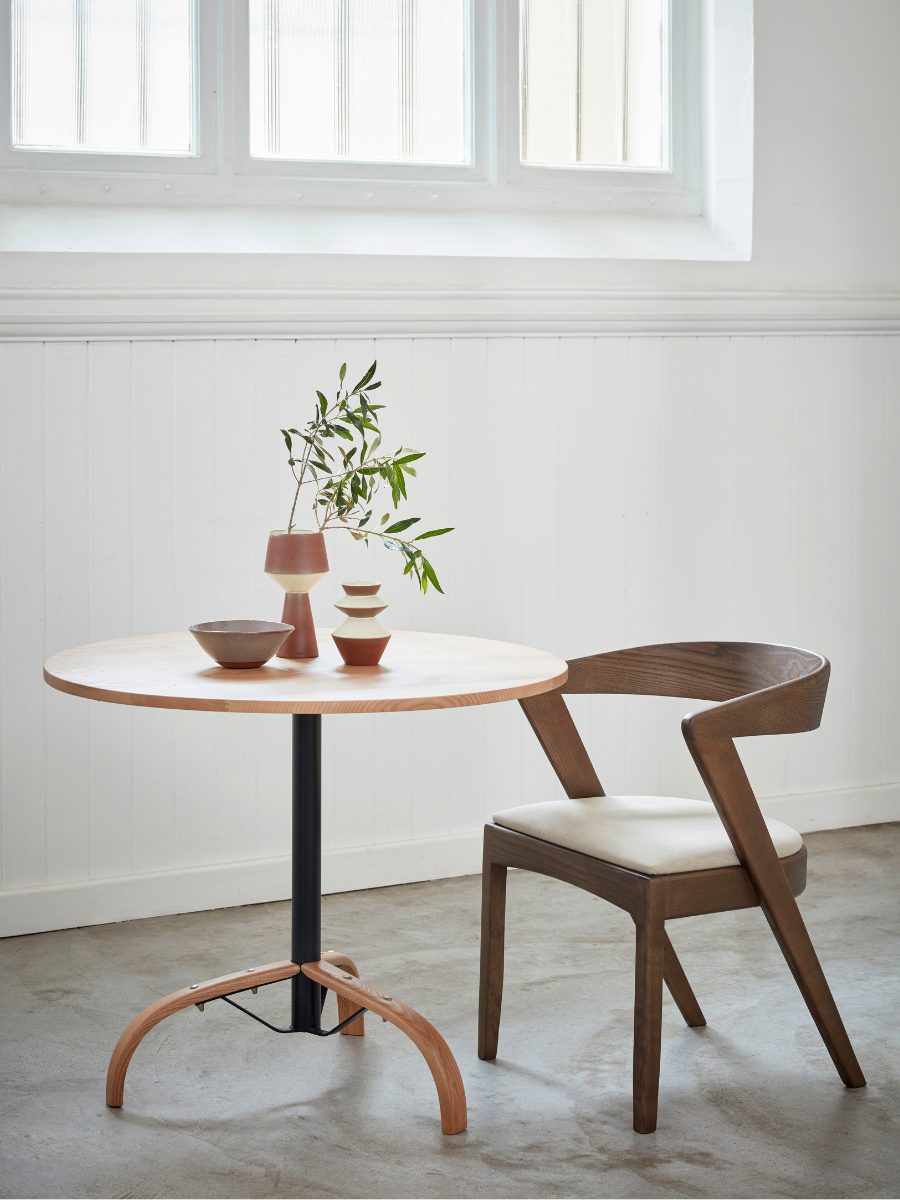 Traditional 3-Leg Pedestal